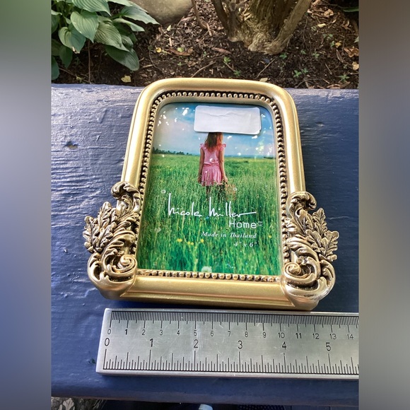 Nicole Miller Golden Picture Frame Fits 4’’ x 6’’ Photo - Picture 5 of 8